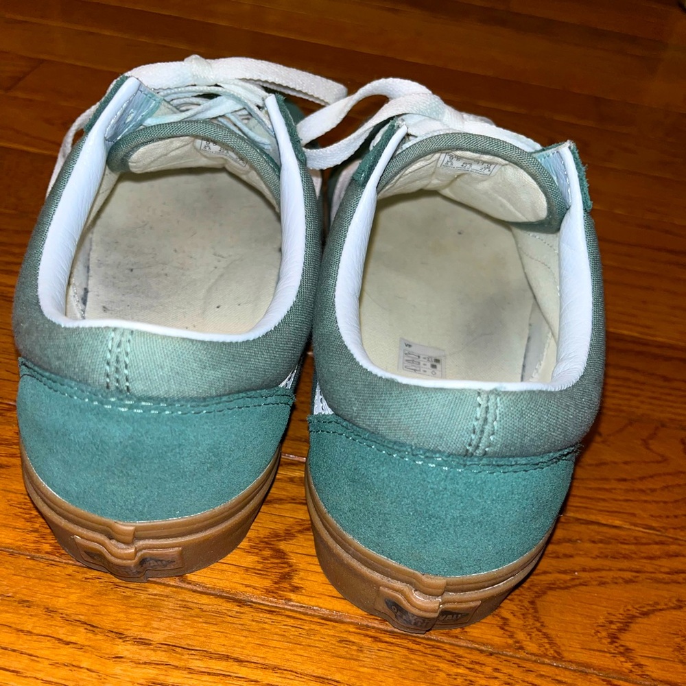 Vans - Picture 3 of 4